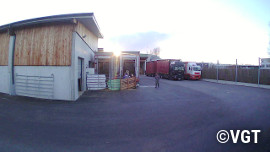 Parkplatz bei der Bergheimer Verladestation in der Dämmerung
