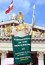 Die Göttin der Weisheit fordert: "Tierschutz in die Verfassung"