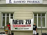 VGT demonstriert gegen Tierversuche