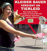 Informationskundgebungen vor Kleider Bauer