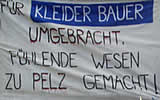 Fünfter Jahrestag: Demos gegen den Tierpelzverkauf des Kleider Bauer Konzerns in Innsbruck