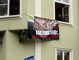 3 Monate bedingte Haft wegen angeblichen Zuhaltens einer Tür bei Besetzung!