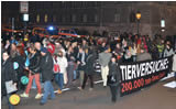 500 TeilnehmerInnen auf VGT-Laternenumzug gegen Tierversuche in Wien