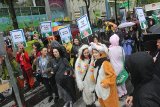 Free the Animals Street Party - 200 Menschen tanzten durch den Regen!