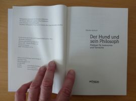 Buch aufgeschlagen