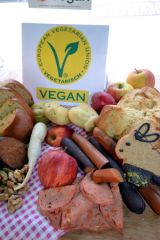Schinken, Eier und Osterhasen heute am Grazer Hauptplatz: Vegane Ostern mit Genuss