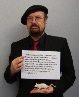 Stefan Bernhard Eck bei Tierversuchsprotest