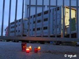 Friedhofskerzen als Trauerzeichen