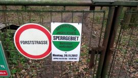 Schilder bei Jagdgatter