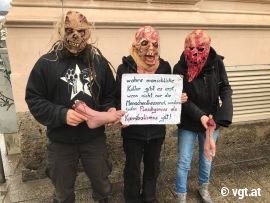 3 Kannibalen mit Schild