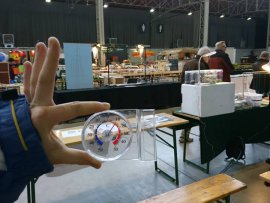 Ein thermometer zeigt Temperaturen um die 10°C