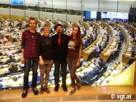 MEP Stefan Bernhard Eck mit der VGT-Delegation