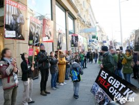 Die Aktionsgruppe von RobinHood bei ihrer Aufführung