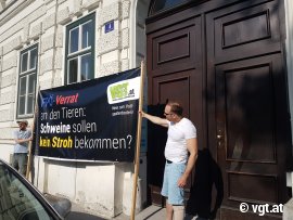 Demo vor der FPÖ-Zentrale 