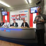 Tierschützer fordert Antwort zu Schweine-Vollspalten von Kickl und Hofer bei FPÖ-PK