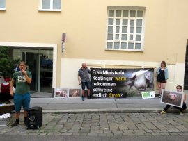 Demonstration vor dem veranstaltungsort
