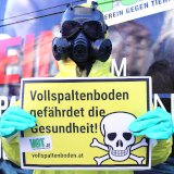 VGT-Aktion zu Vollspalten-Schweinehaltung: großer Gestank – Betreten nur mit Atemmaske