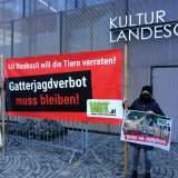 Gatterjagdverbot: Tierschützer_innen heute bei PK von LH Doskozil und LR Schneemann