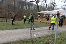 Freiwilligenteams am Teich