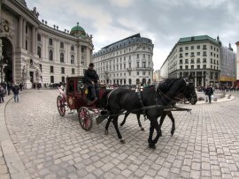Fiakerkutsche am Michaelerplatz in Wien