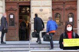 Angeklagter und Verteidiger