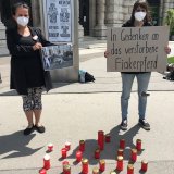 Trauerminute: Tierschützer:innen gedenken totem Fiakerpferd