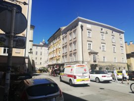 Fiaker blockieren ein Rettungsauto