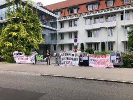 Kundgebung vor der Bezirkshauptmannschaft