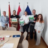 VGT überreicht Tierschutzminister Rauch 102.197 Unterschriften gegen Vollspaltenboden