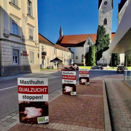 Schilder in der Ortschaft