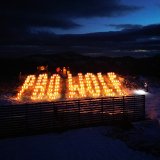 Bewohner:innen der Hochschwabregion, Stmk, entzünden PRO WOLF Mahnfeuer