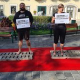 Mödling: die 24 Stunden auf Vollspaltenboden für zwei Menschen haben begonnen