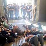 Polizei kündigt um 17 Uhr Räumung an! – Totschnig schweigt