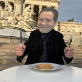 VGT-Aktion: Minister Totschnig bangt wegen Schweine-Vollspaltenverbot um sein Schnitzel