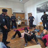 Tierschutzbesetzung ÖVP-Innsbruck: 2 Maßnahmenbeschwerden und Anzeige gegen Polizei